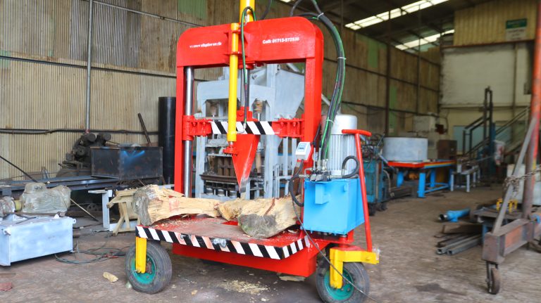 Heavy-Duty Lakri Farar Machine